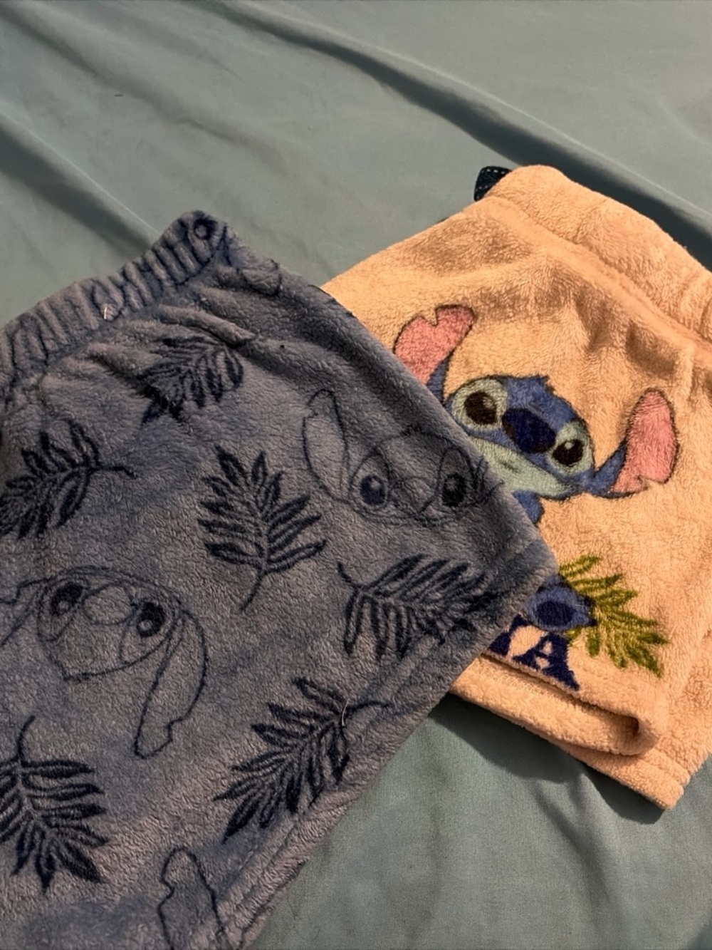 Disney Lilo & Stitch Plush Kids Bibs - Blue & Peach - Picture 1 of 3
